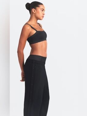 Skims Nike black style on the go athletic pants sold out in stores